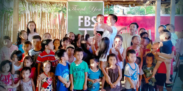 Pemenang Dreams Come True Gelar Pesta Sosial untuk 80 Anak di Filipina 